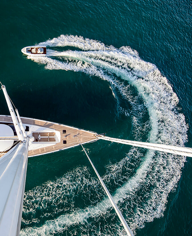 Cruise around the island